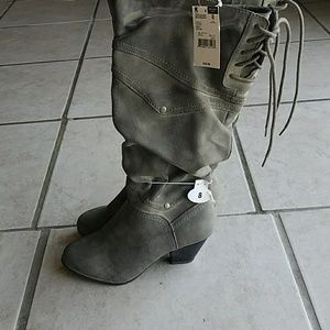 Brdand new taupe boots